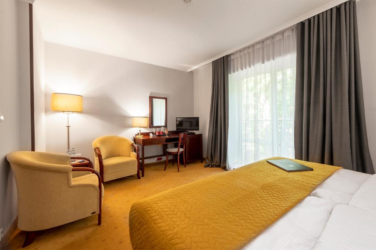 Hotel Moscicki Spala Bagian luar foto