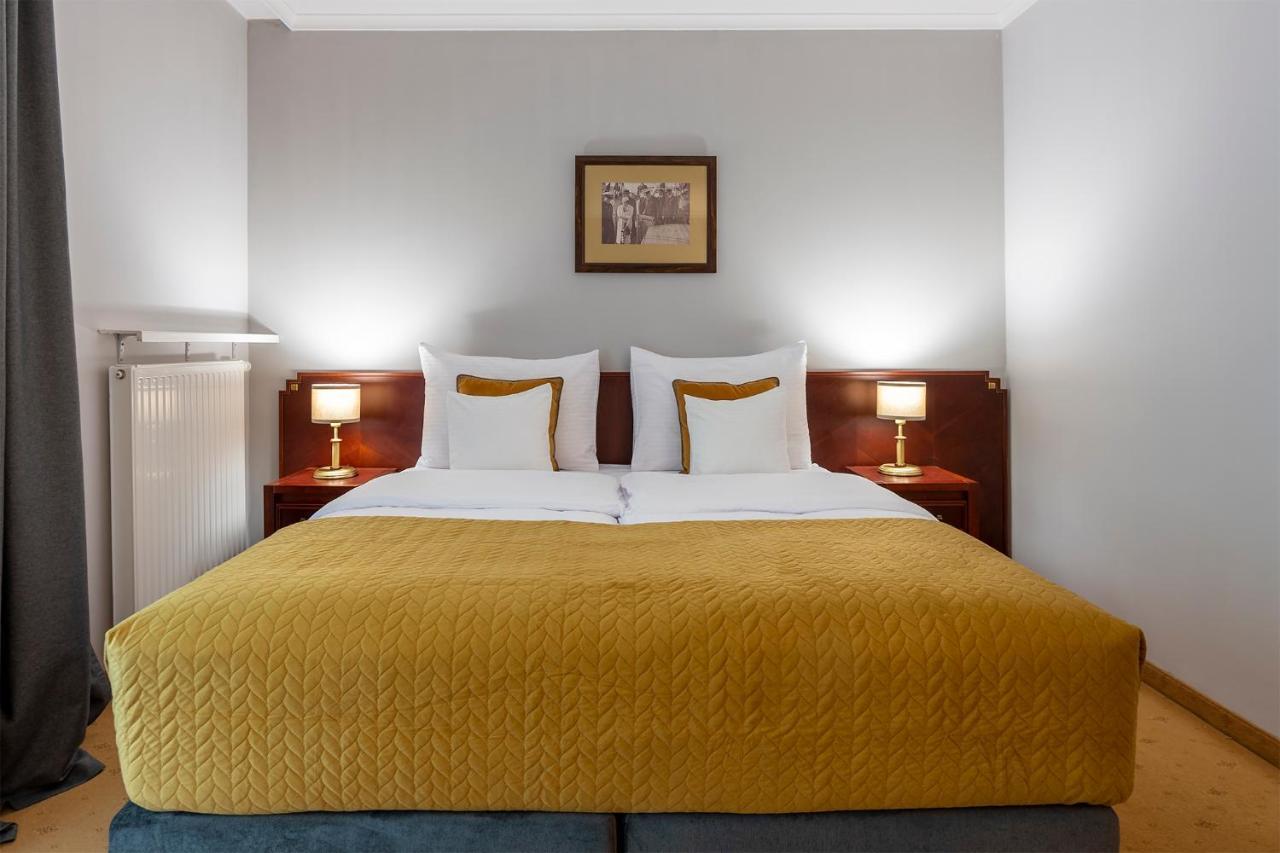 Hotel Moscicki Spala Bagian luar foto