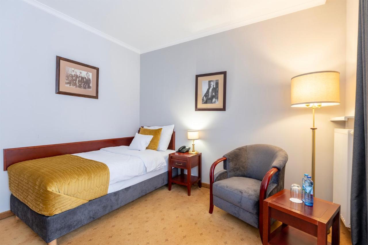 Hotel Moscicki Spala Bagian luar foto