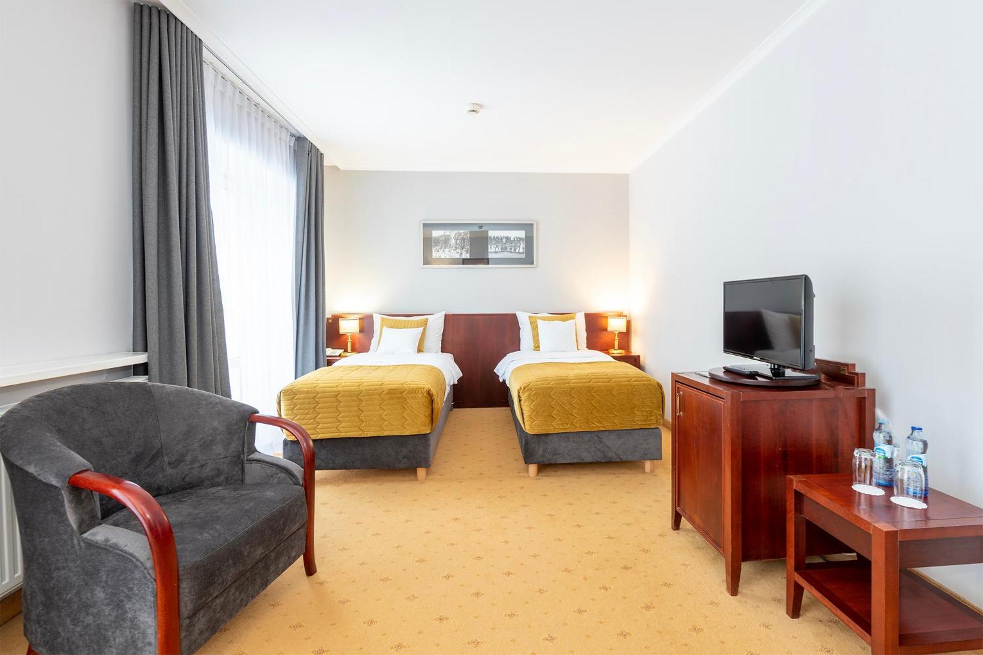 Hotel Moscicki Spala Bagian luar foto