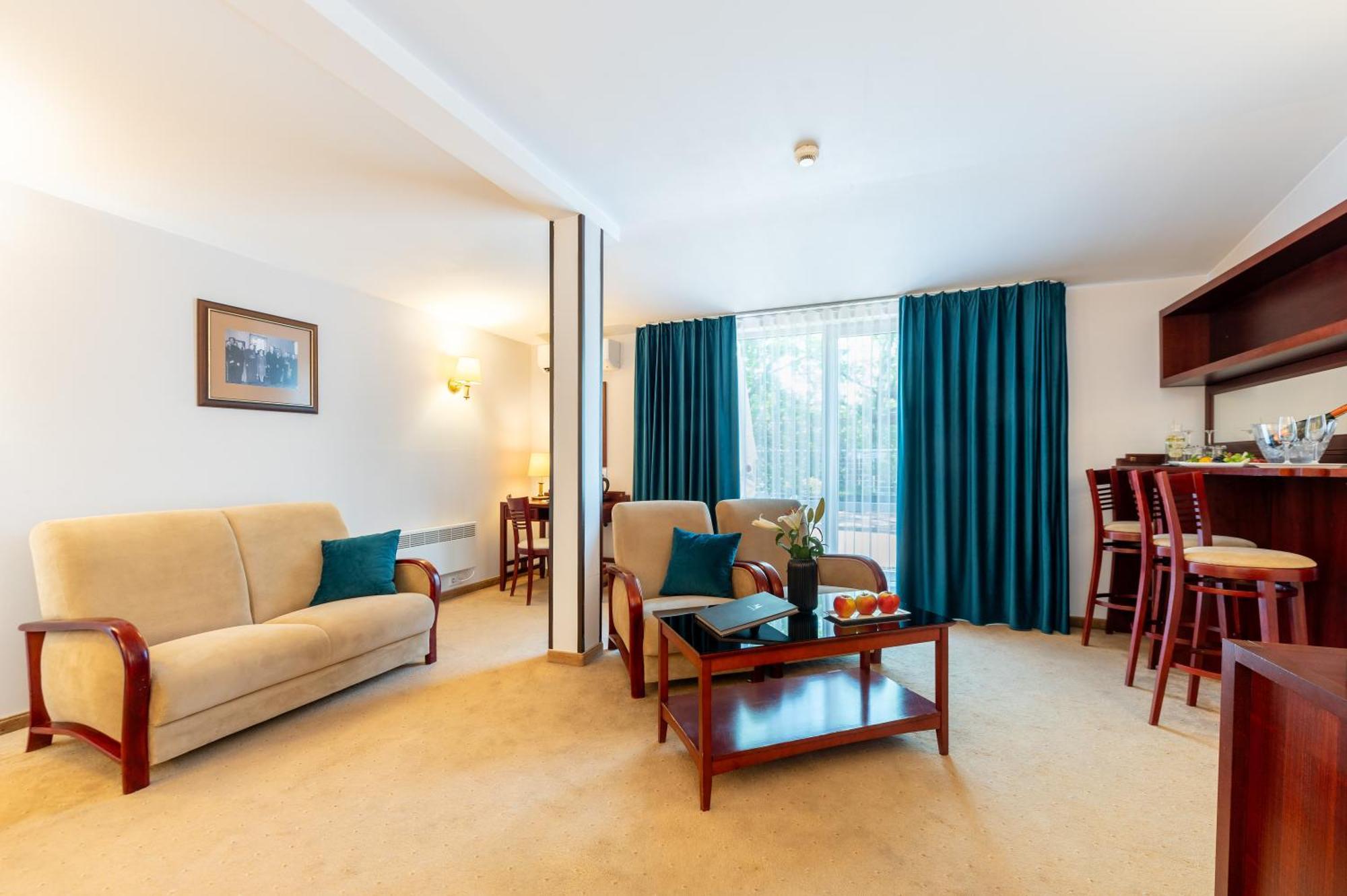 Hotel Moscicki Spala Bagian luar foto