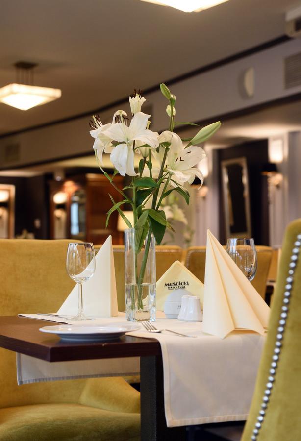 Hotel Moscicki Spala Bagian luar foto